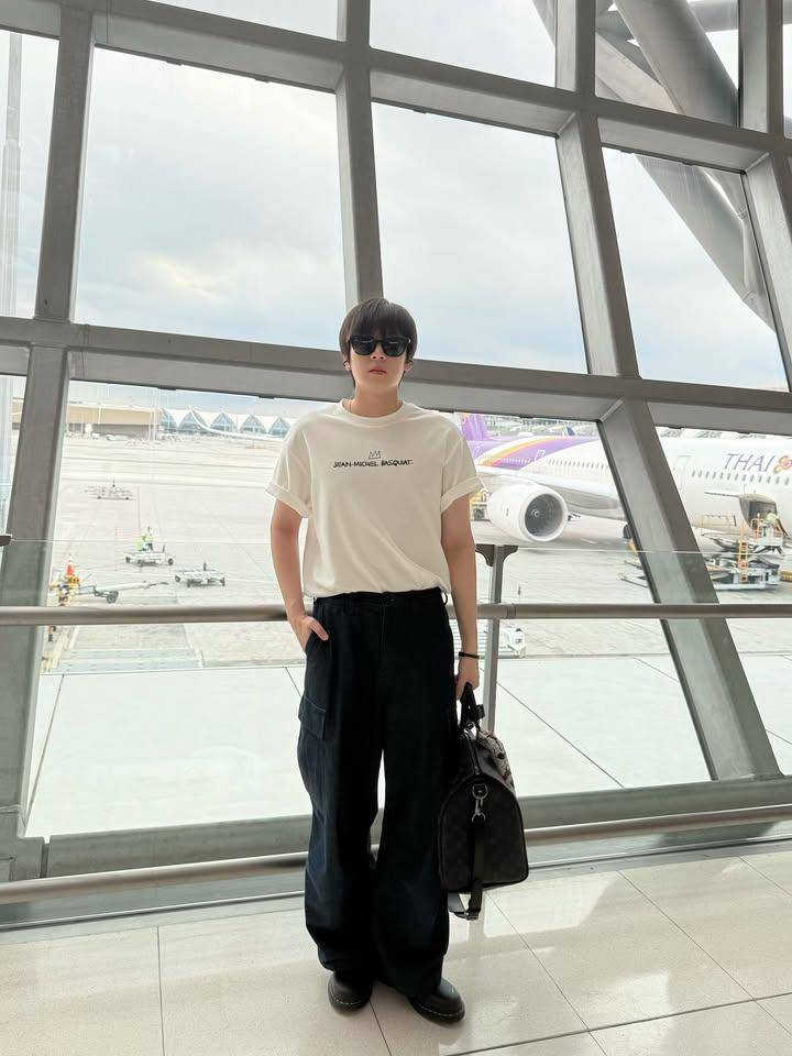 outfit airport look ala Pon Thanapon (instagram.com/thana_pon)
