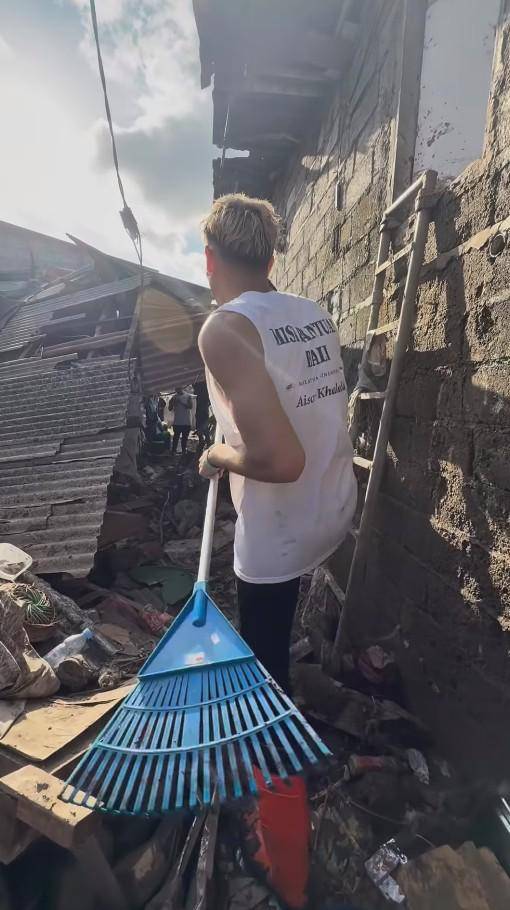 Aisar Khaled Bantu Membersihkan Sampah Bali (Instagram.com/aisar_khaledd)
