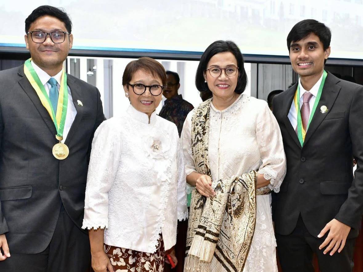 Sri Mulyani dan Retno Marsudi