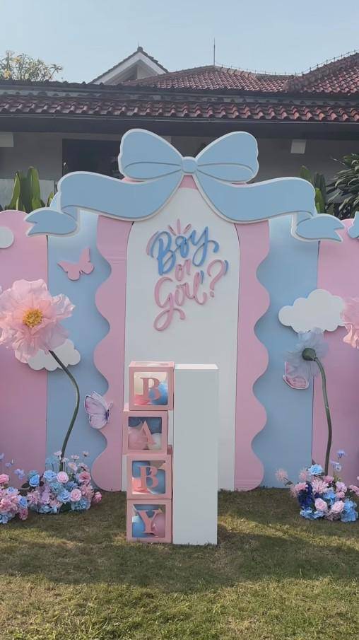 Gender Reveal Kehamilan Istri Frans Faisal (Instagram.com/fuji_an)