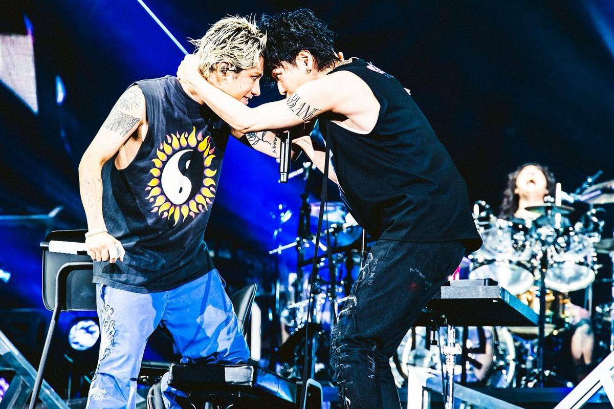 TENBLANK duet dengan ONE OK ROCK