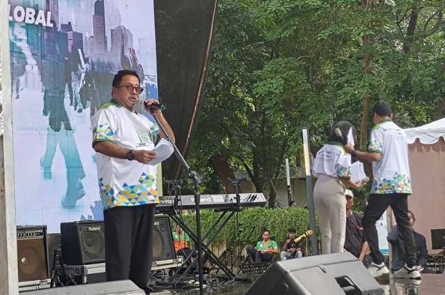 Rano Karno saat hadir di puncak acara "Jakarta BERJAGA 2.0" di Plaza Tenggara Gelora Bung Karno, Jakarta, Minggu (14/9/2025). (Dok.ANTARA/Aria Ananda).