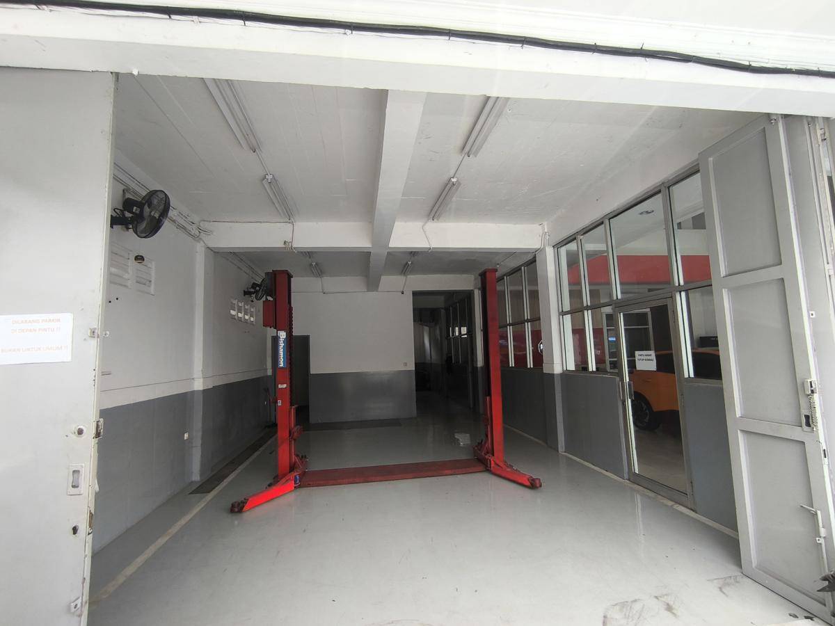 Area service bay dealer MG (MG)