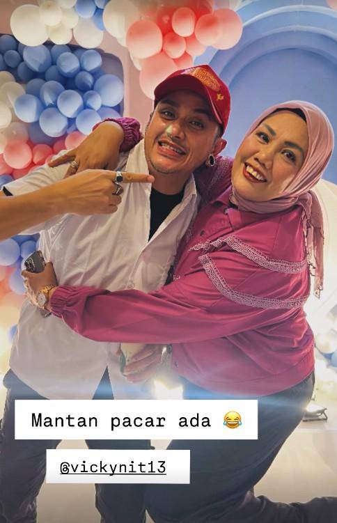 Artis di Pesta Gender Reveal Vika Kolesnaya (Instagram.com/bilsky16)