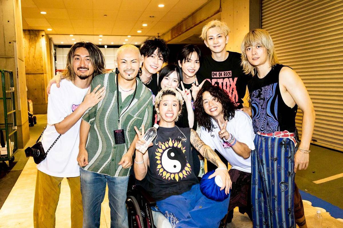 TENBLANK duet dengan ONE OK ROCK