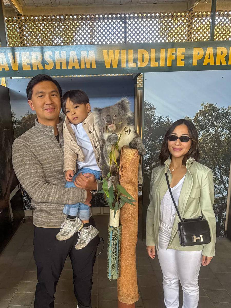Isa berinteraksi dengan fauna khas Australia