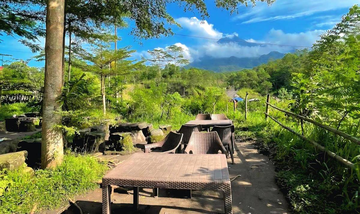 Warung Kopi Merapi (google.com/maps/Wiwik Rahayu)