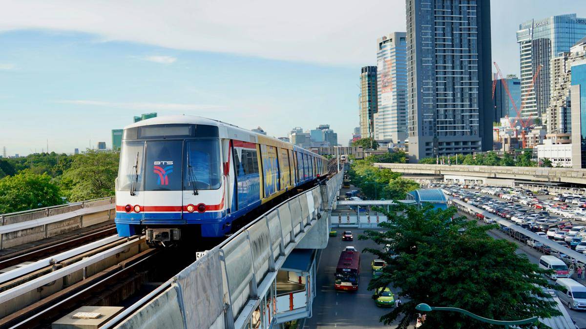 ilustrasi BTS Sky Train Bangkok