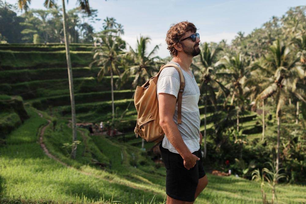 ilustrasi solo traveling