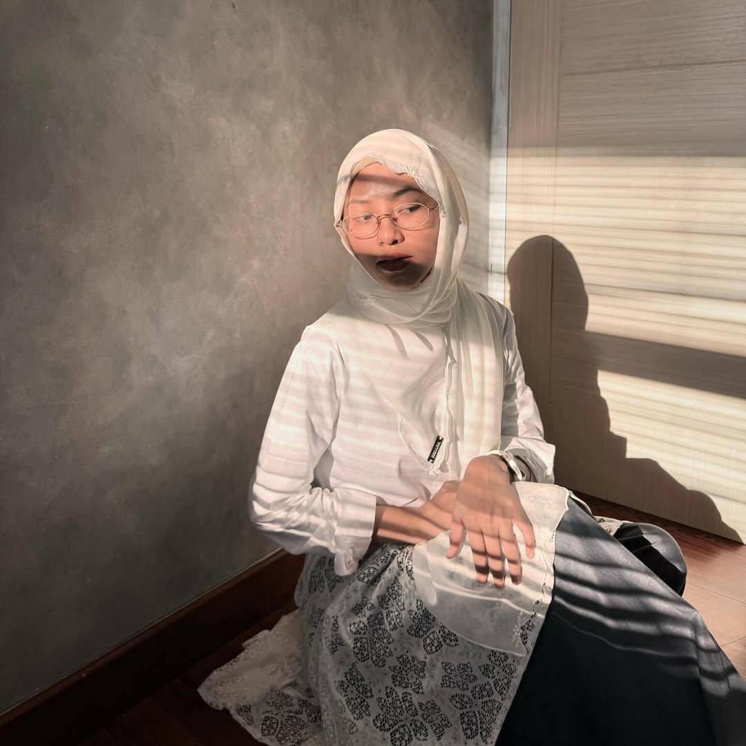 inspirasi OOTD nuansa putih ala Feby Putri (instagram.com/fbyputrinc)
