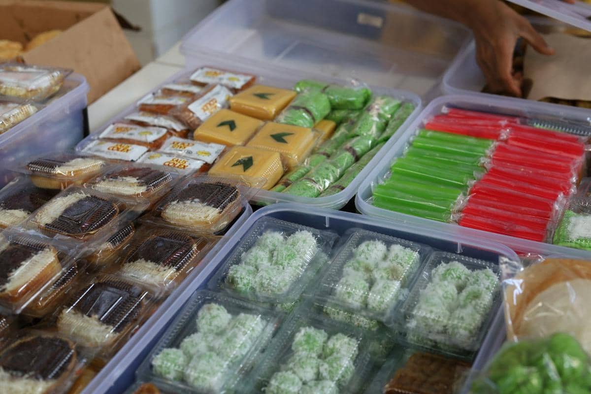 ilustrasi kue tradisional Indonesia