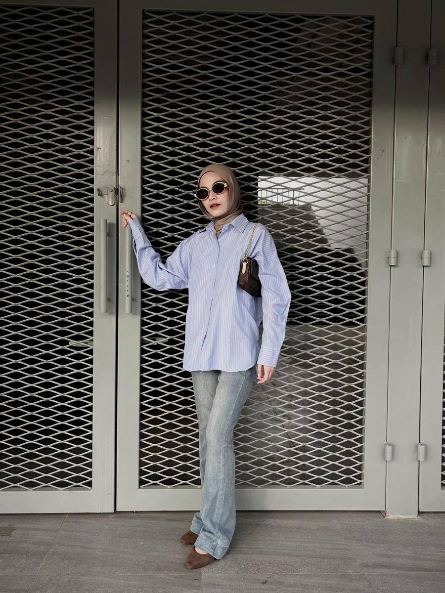 OOTD Kemeja Elvina Zahra (instagram.com/elvvinazhra)