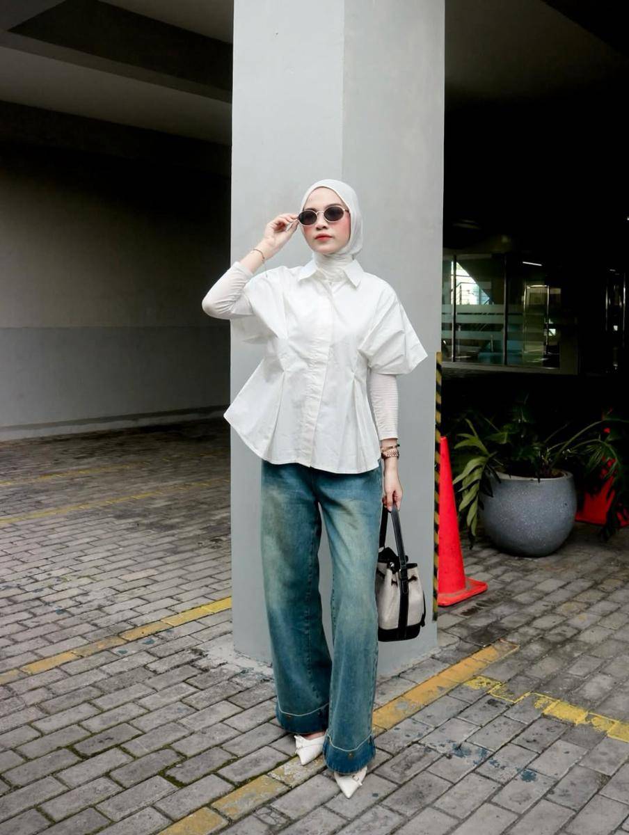 OOTD Kemeja Elvina Zahra (instagram.com/elvvinazhra)