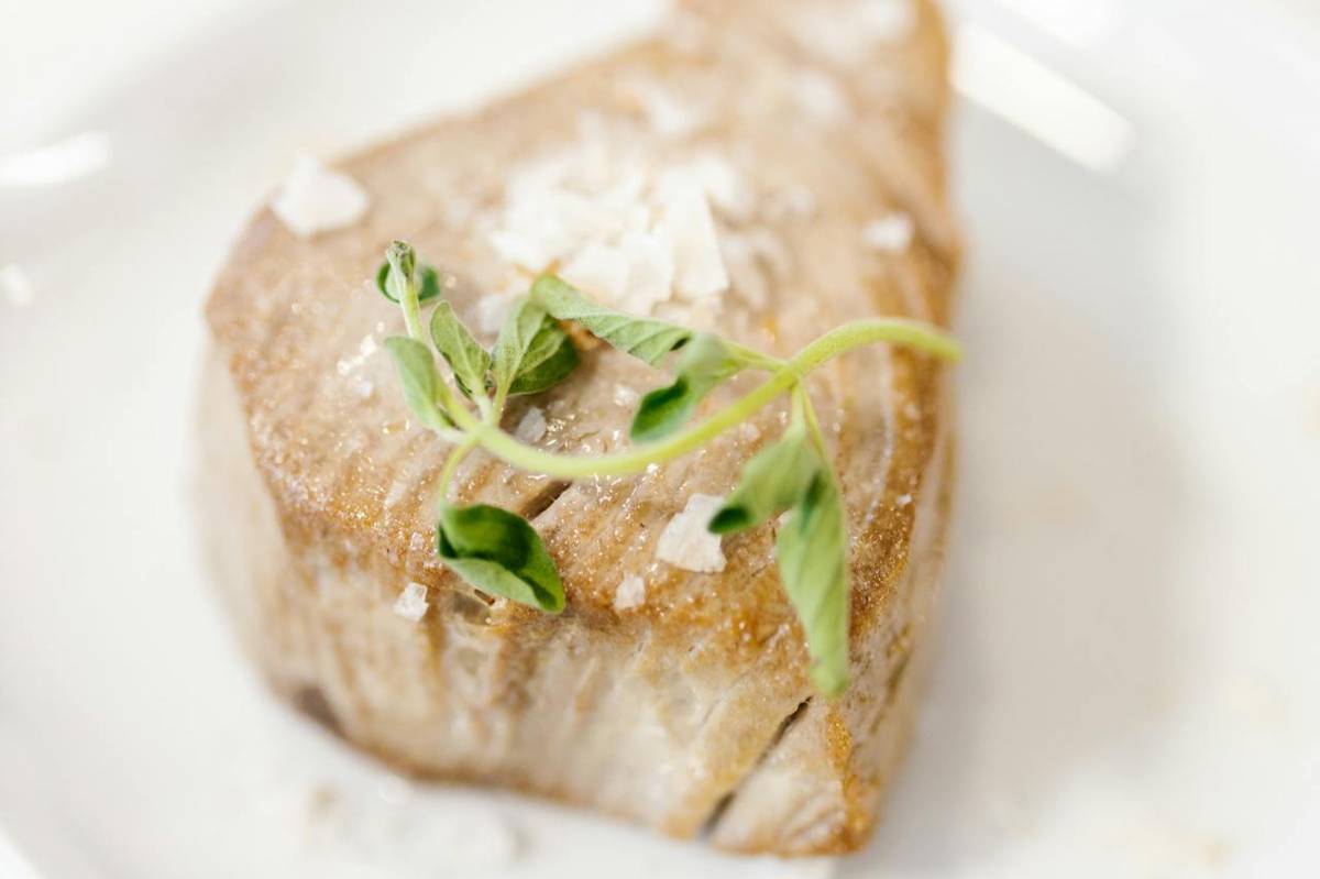 ilustrasi tuna untuk salad (pexels.com/RDNE Stock project)