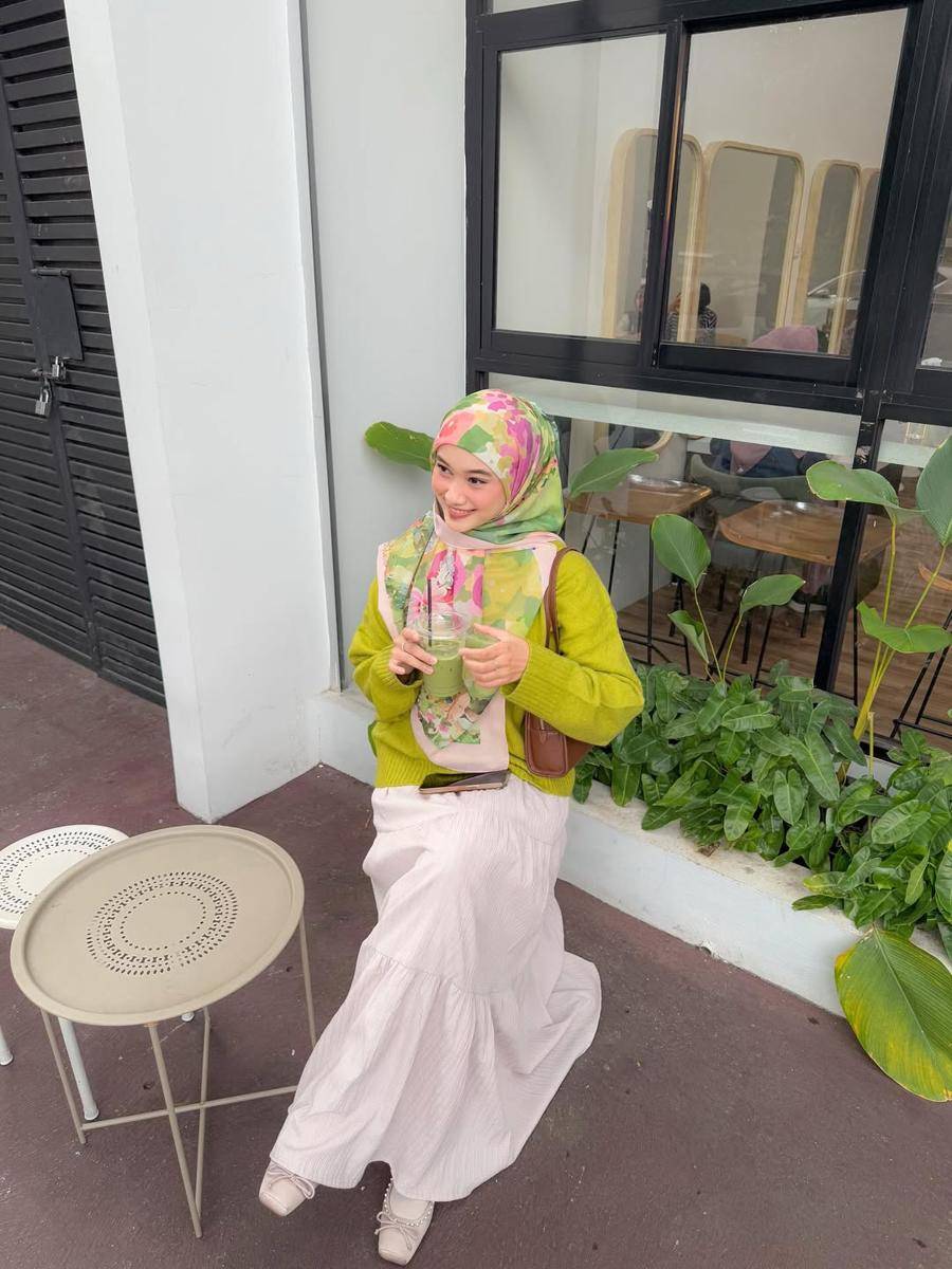 Gaya ala Ravira Naila 