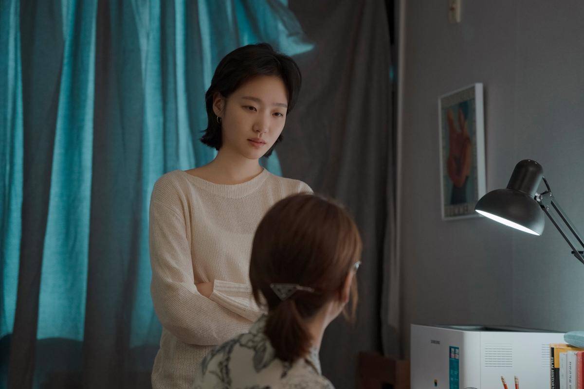 Kim Go Eun dan Park Ji Hyun di You and Everything Else (Instagram.com/netflixkr)