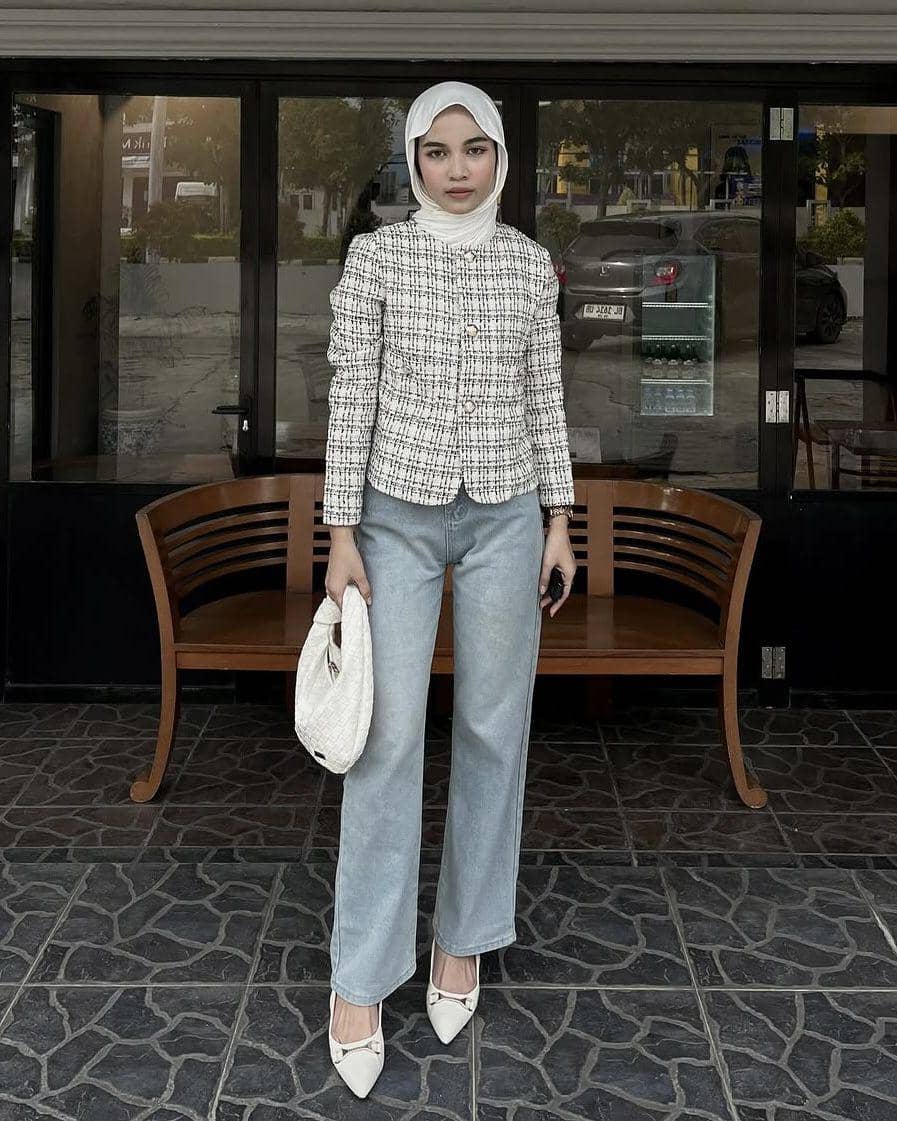 potret ide styling OOTD pakai straight jeans ala selebgram