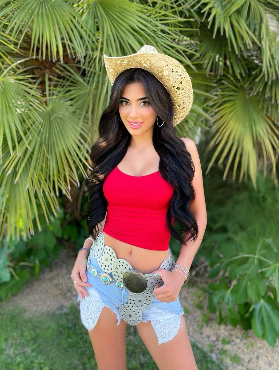 potret Peggy Garabekian, Miss Universe Armenia 2025 (instagram.com/peggygarabekian)