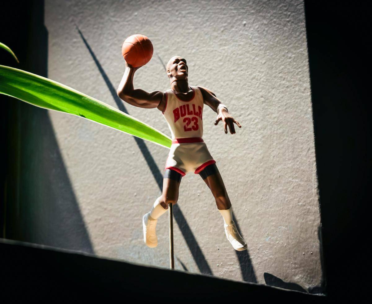 ilustrasi action figure