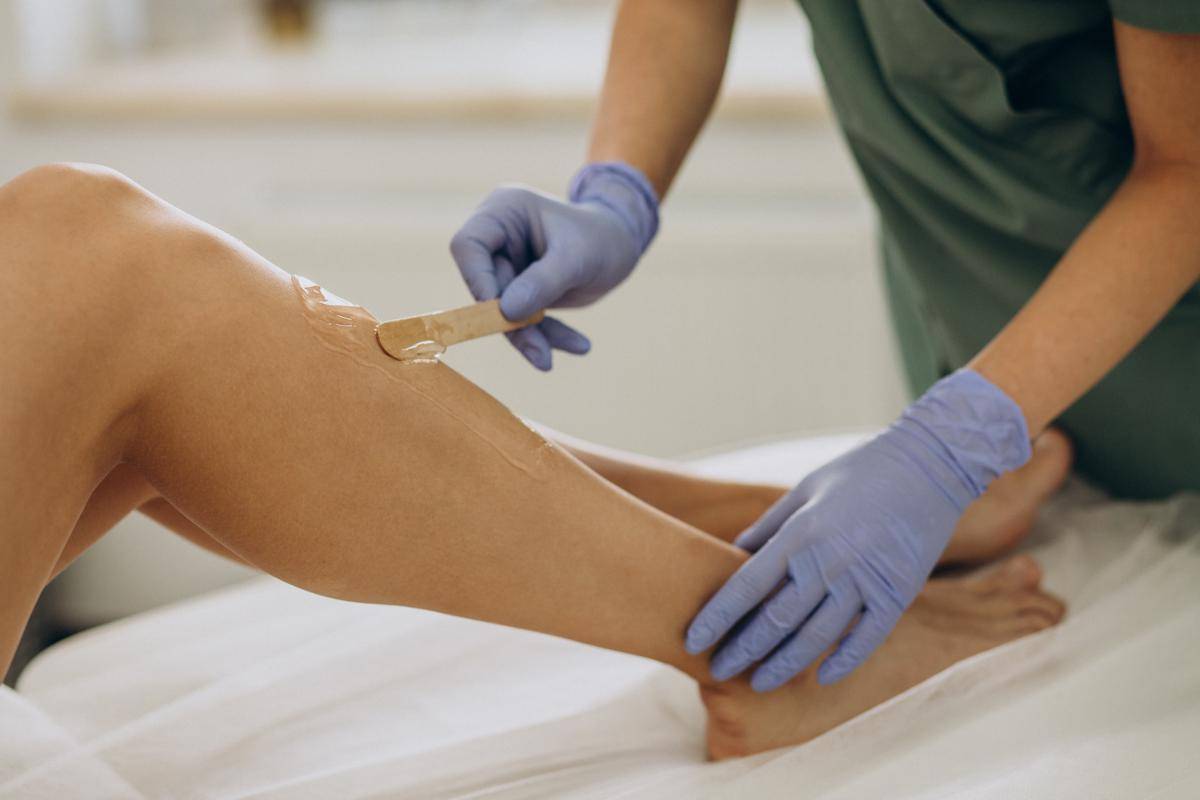 Ilustrasi waxing (freepik.com/senivpetro)