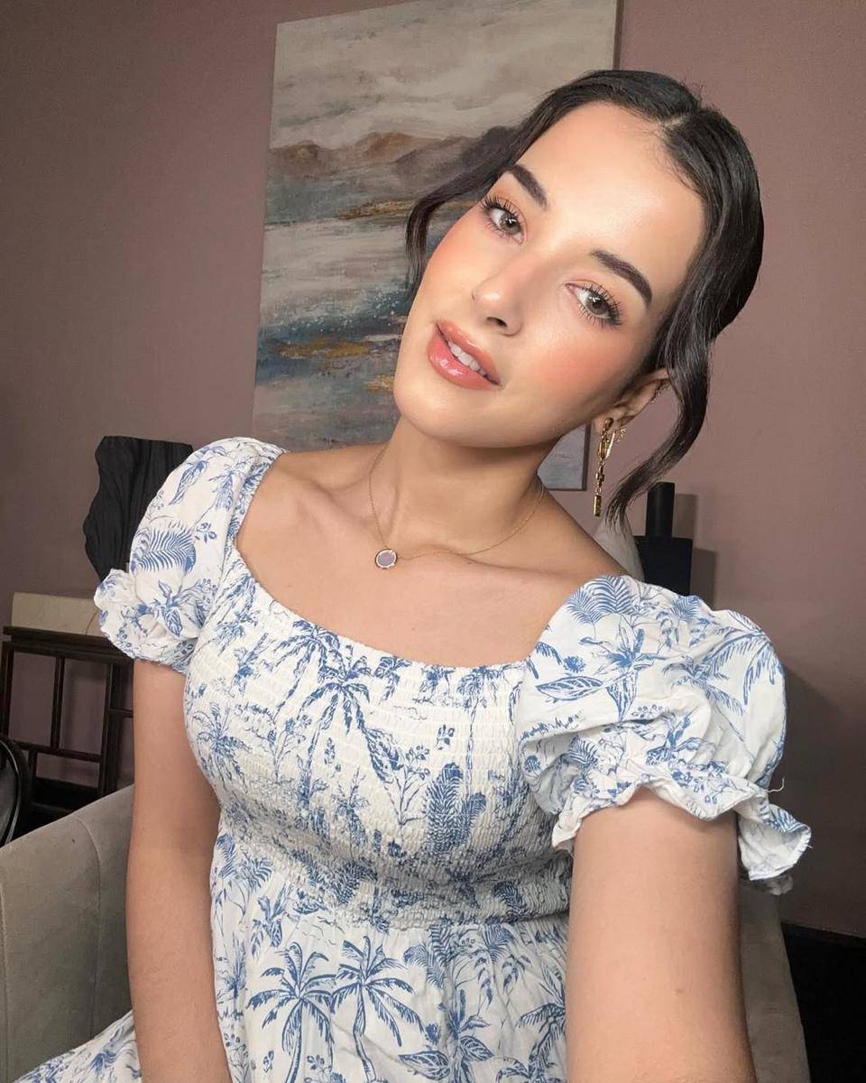 referensi makeup ke kantor ala Tasya Farasya (instagram.com/tasyafarasya)