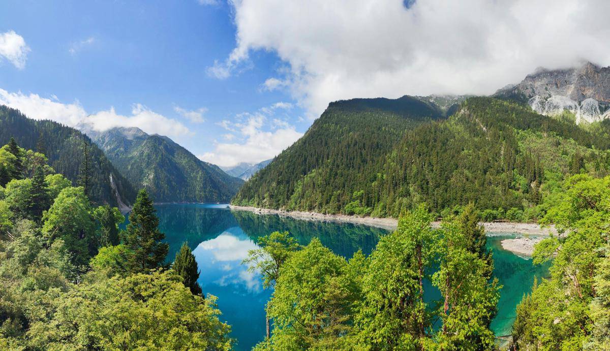 Lembah Jiuzhaigou