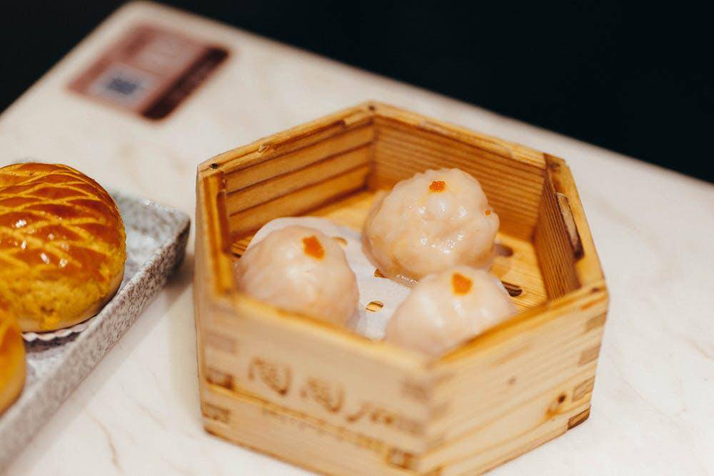 ilustrasi dimsum dalam klakat bambu