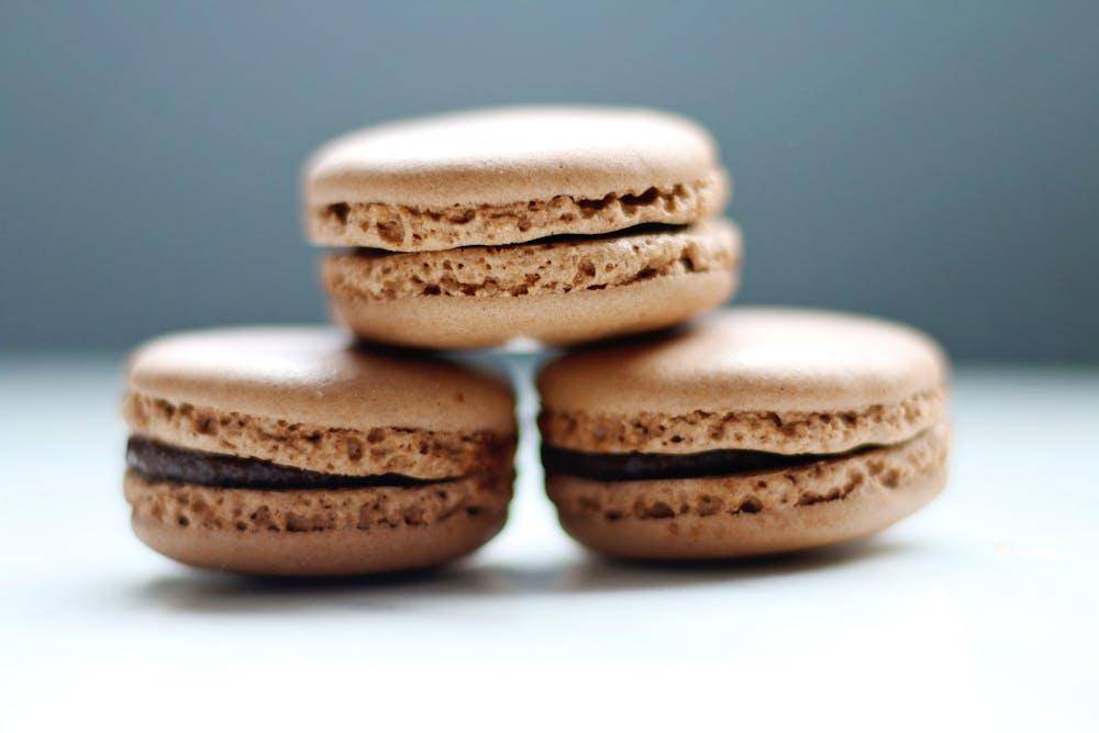 ilustrasi tiramisu macaron 