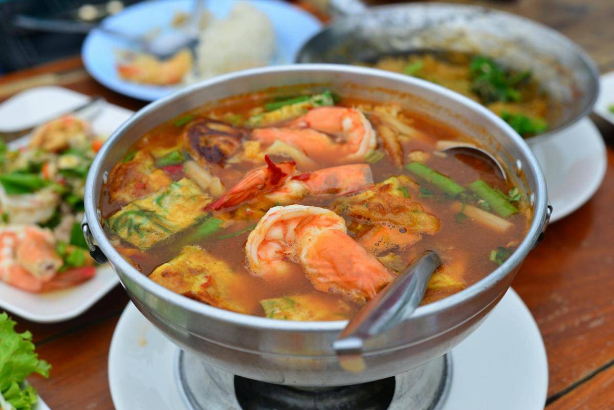 ilustrasi tomyam udang
