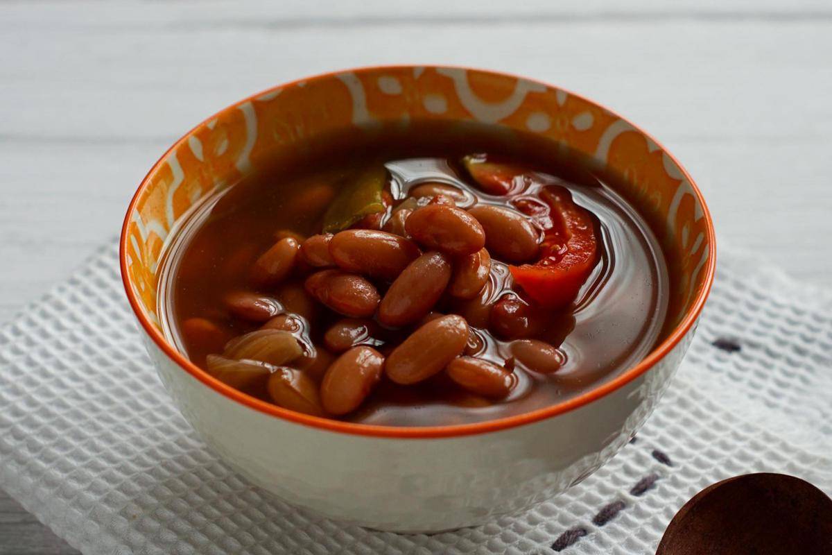 ilustrasi sup kacang merah