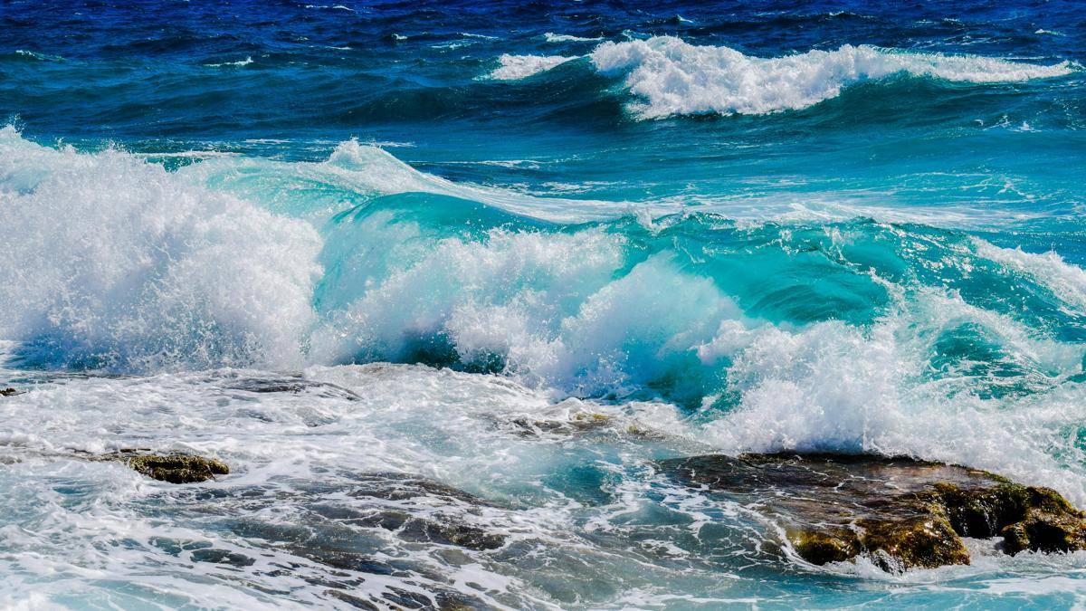 ilustrasi gelombang laut biru (pexel.com/pixabay)