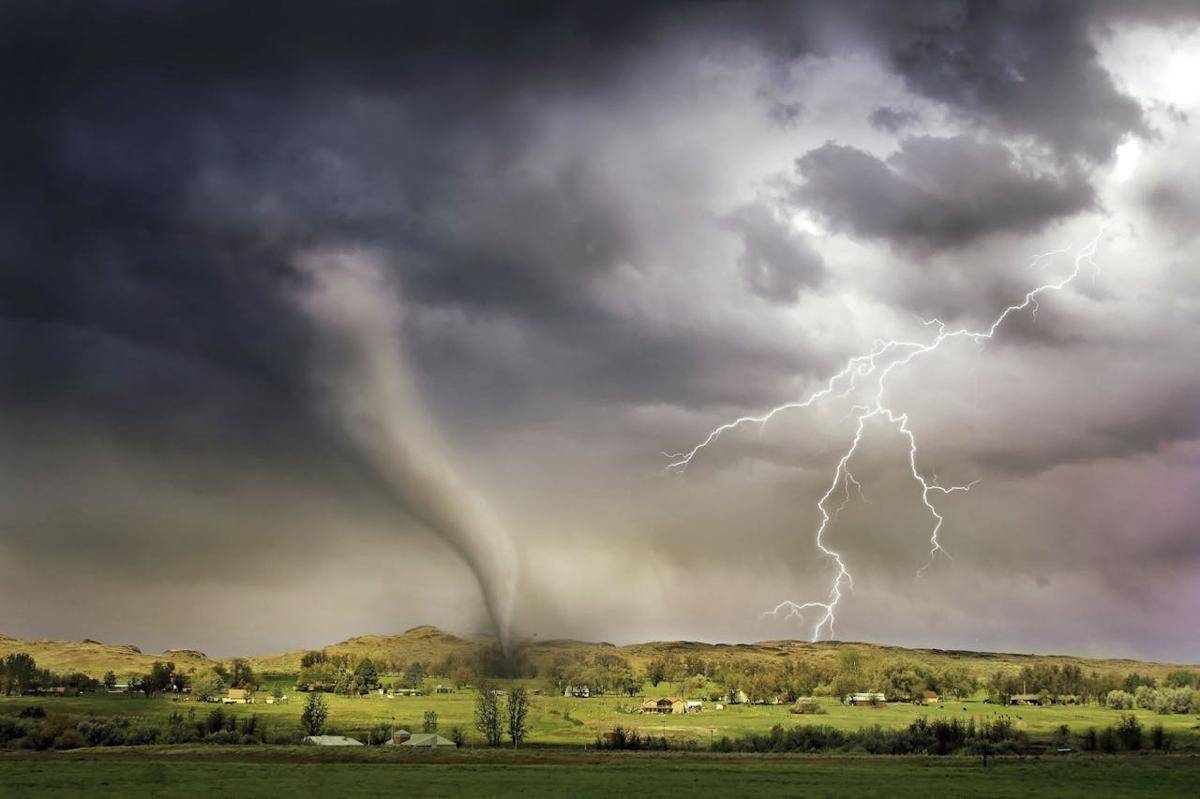 Ilustrasi tornado. (pexels.com/Ralph W. lambrecht)