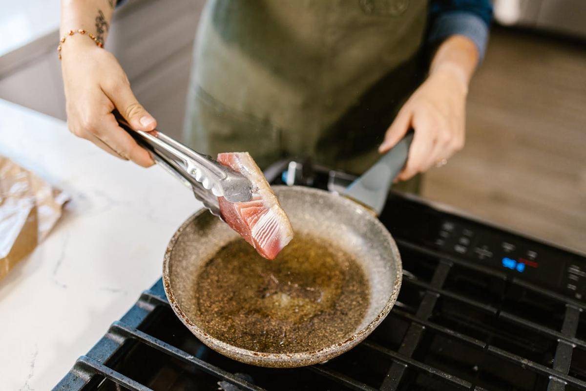 ilustrasi memasak tuna (pexels.com/RDNE Stock project)