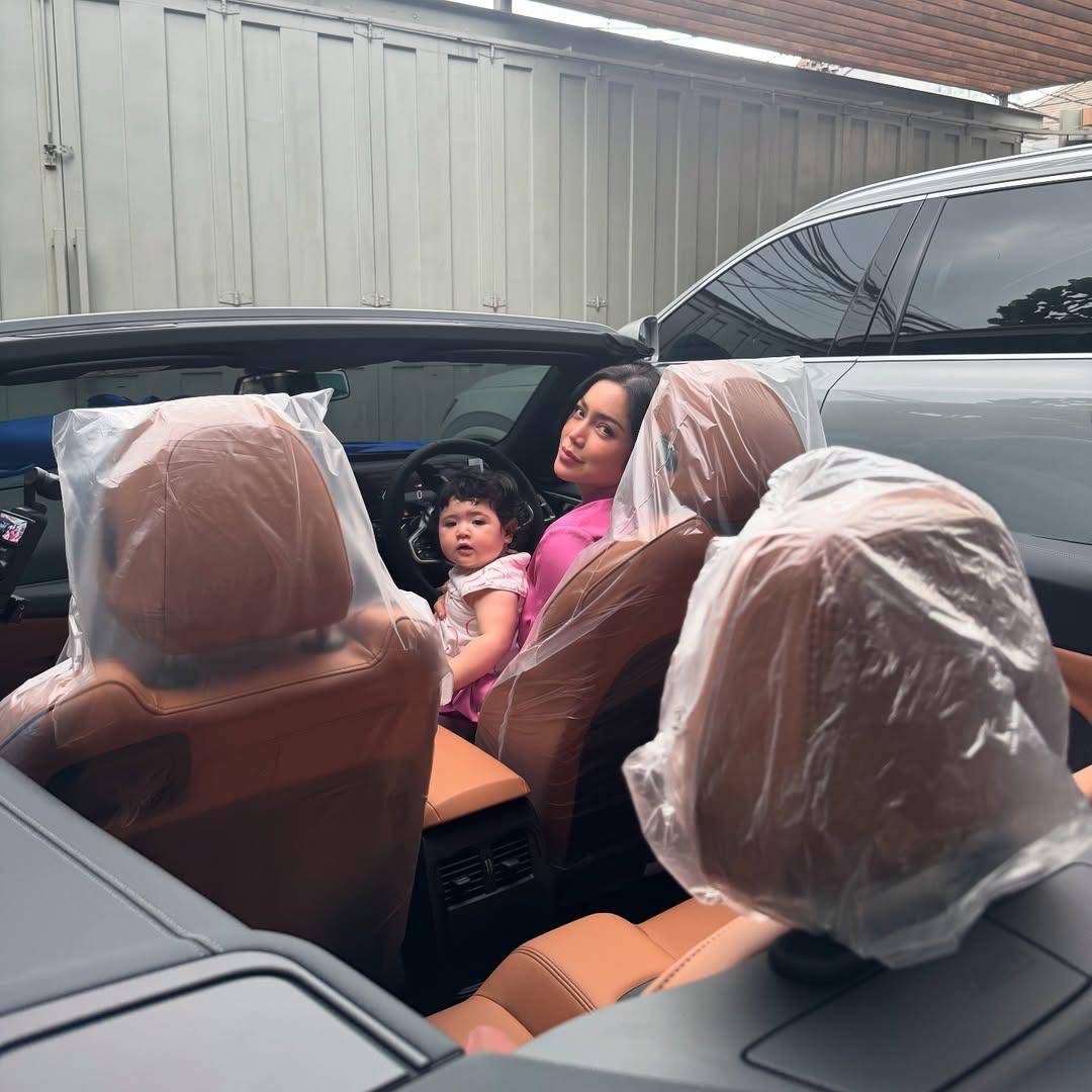 potret Jessica Iskandar beli mobil baru (instagram.com/inijedar)
