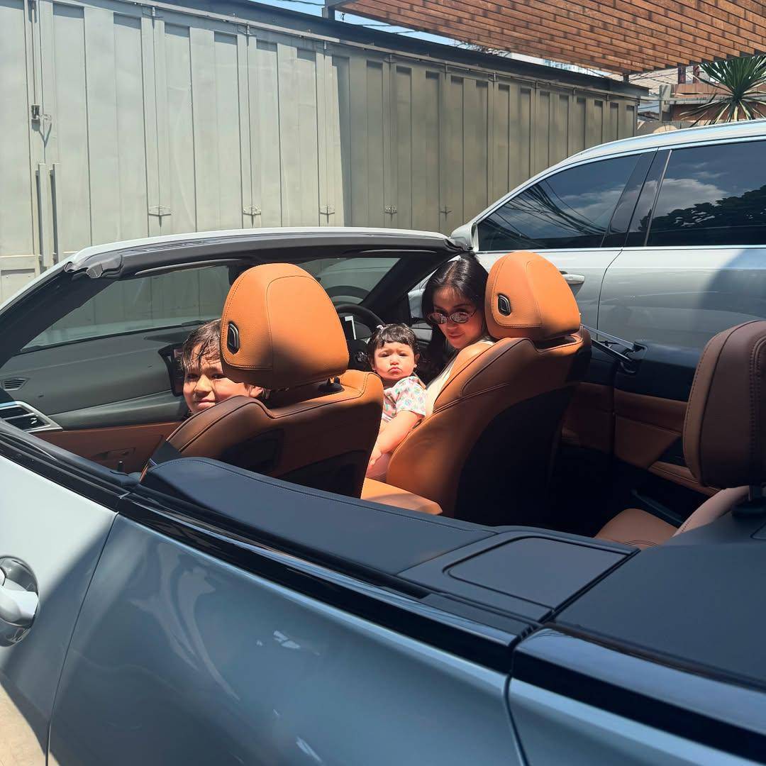 potret Jessica Iskandar beli mobil baru (instagram.com/inijedar)