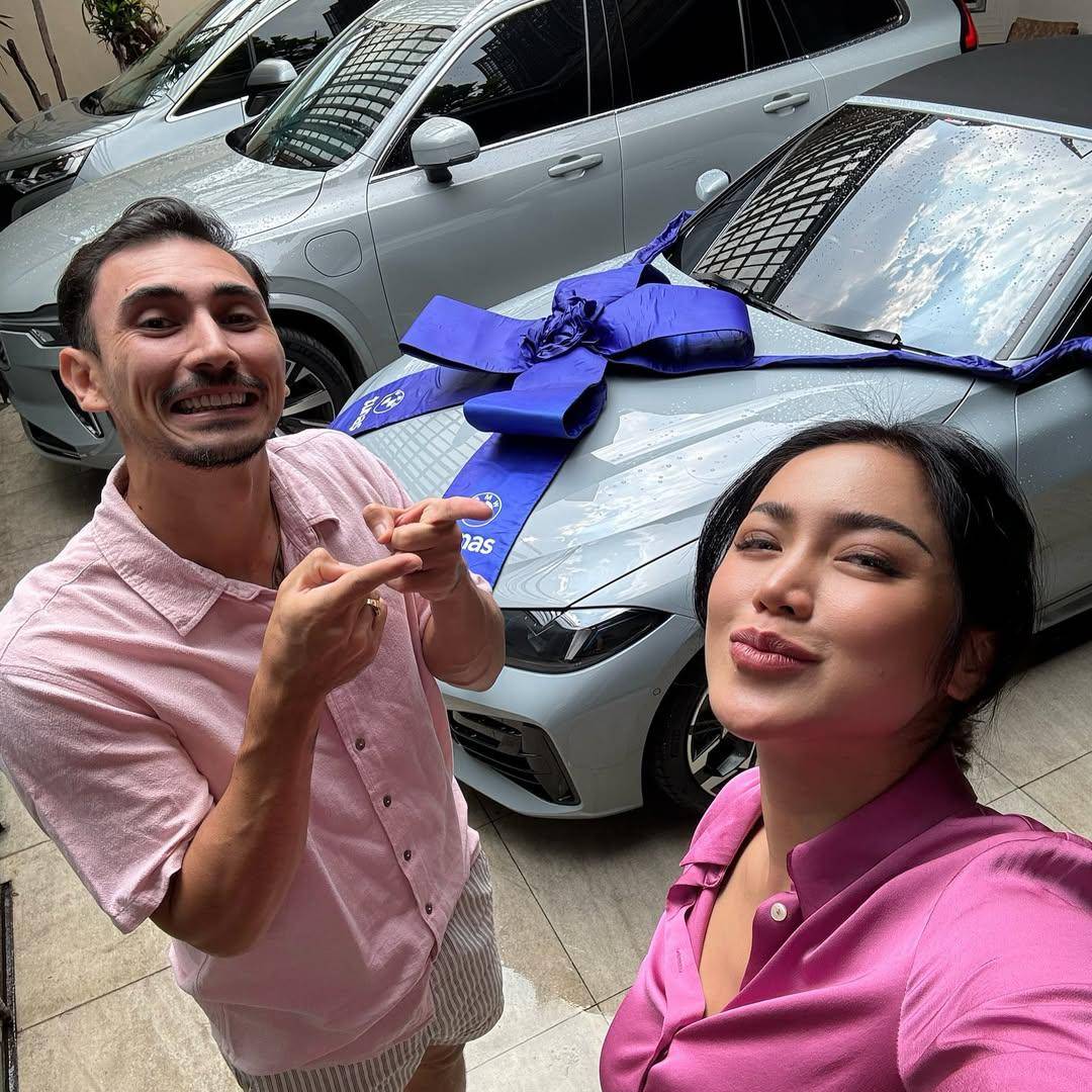 potret Jessica Iskandar beli mobil baru (instagram.com/inijedar)