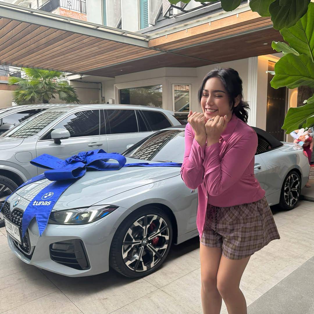 potret Jessica Iskandar beli mobil baru (instagram.com/inijedar)