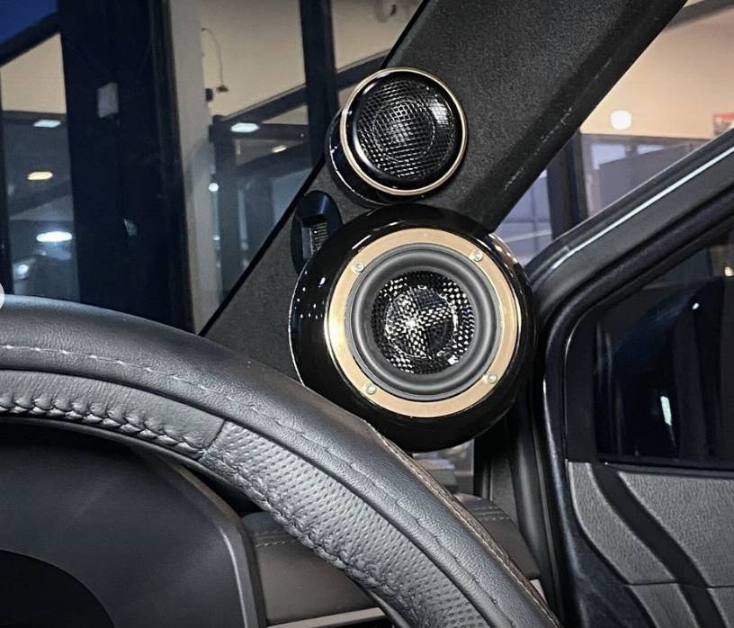 ilustrasi audio mobil 