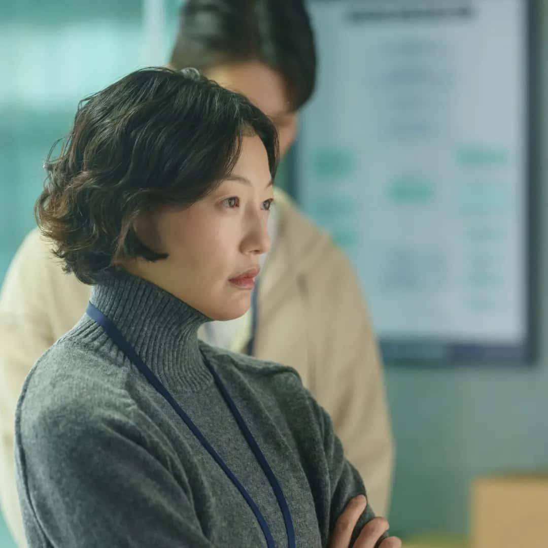 Still cut Queen Mantis