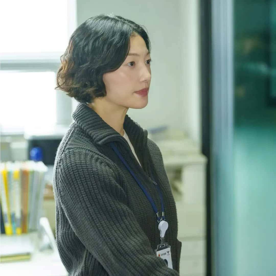 Still cut Queen Mantis