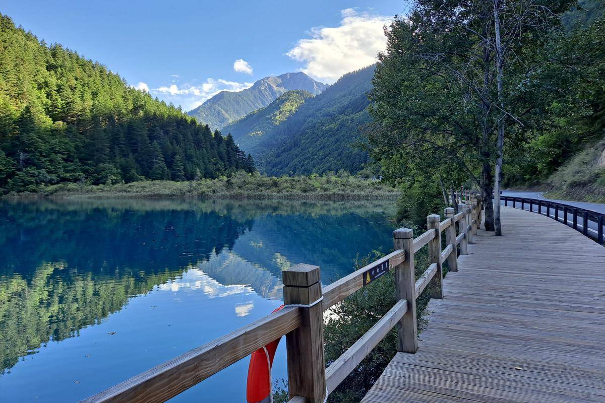 Lembah Jiuzhaigou