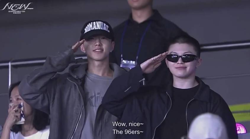 Hoshi dan Woozi di konser SEVENTEEN sebelum wamil (dok. HYBE Labels)