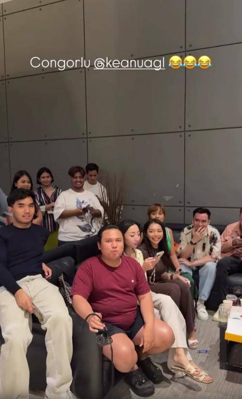 Perpisahan Awkarin Sebelum ke Melbourne