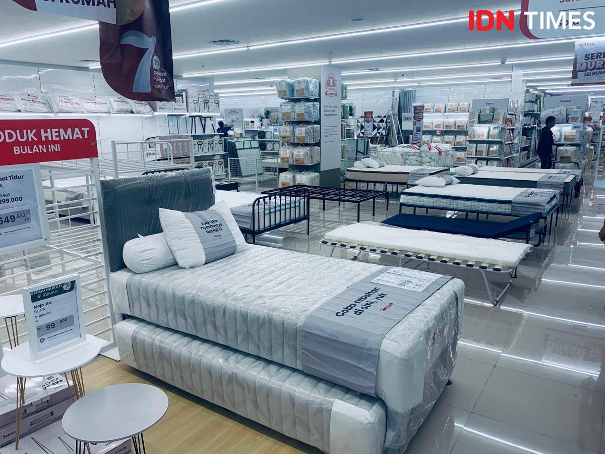 Selma, store furniture grup Kawan Lama hadir di Plaza Medan Fair sejak 13 September 2025 (IDN Times/Indah Permata Sari)