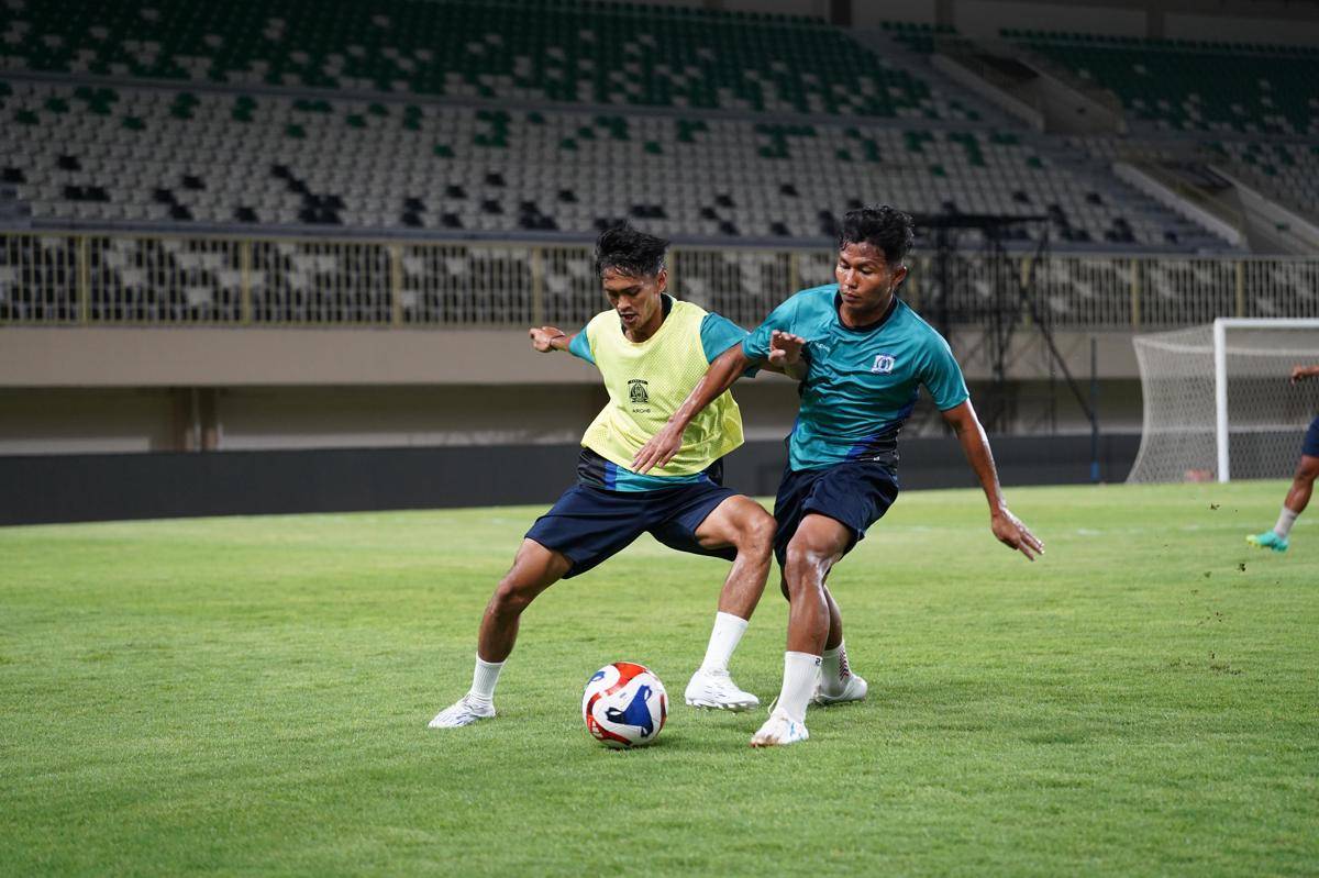 Pemain Persiba saat menjalani sesi official training di Stadion Maguwoharjo, Kabupaten Sleman.
