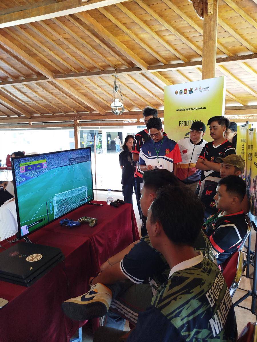 Pertandingan cabor esport pada Porda DIY 2025.
