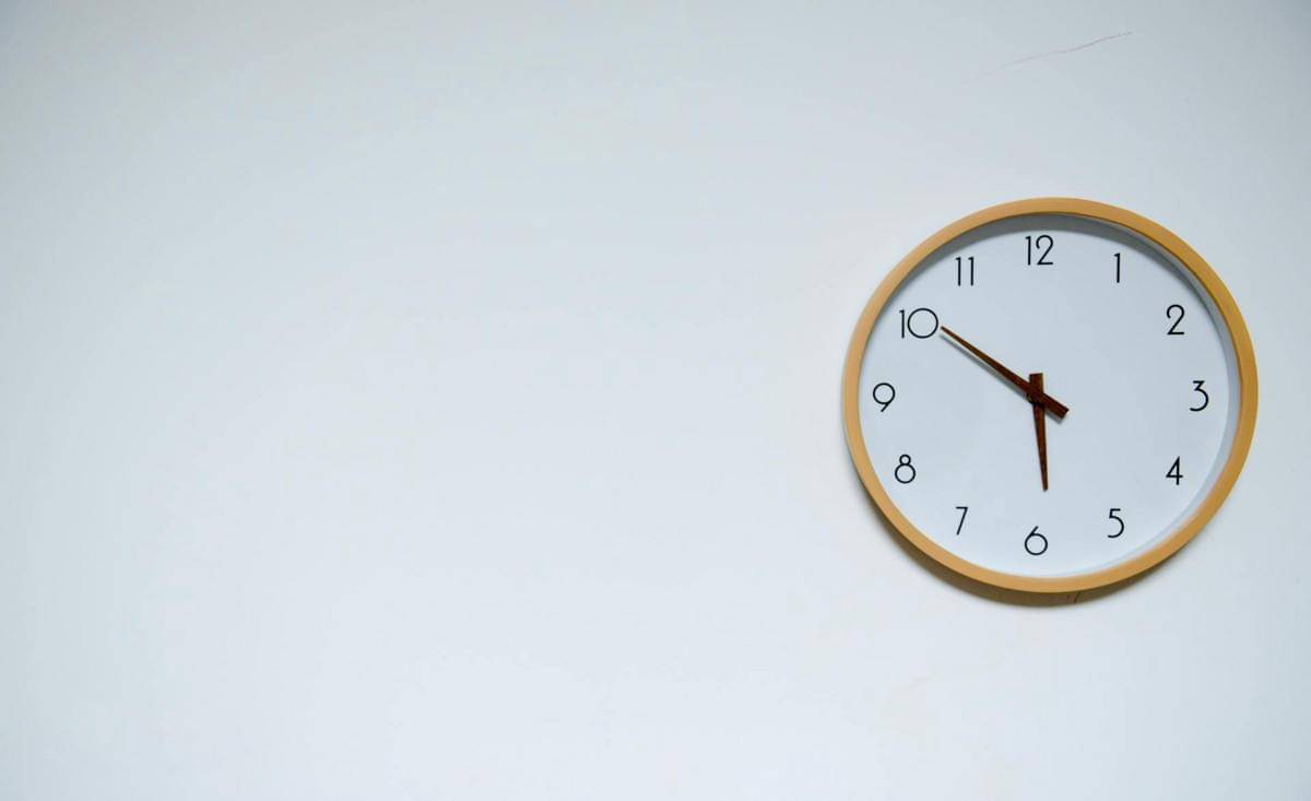 ilustrasi jam dinding (pexels.com/Cats Coming)