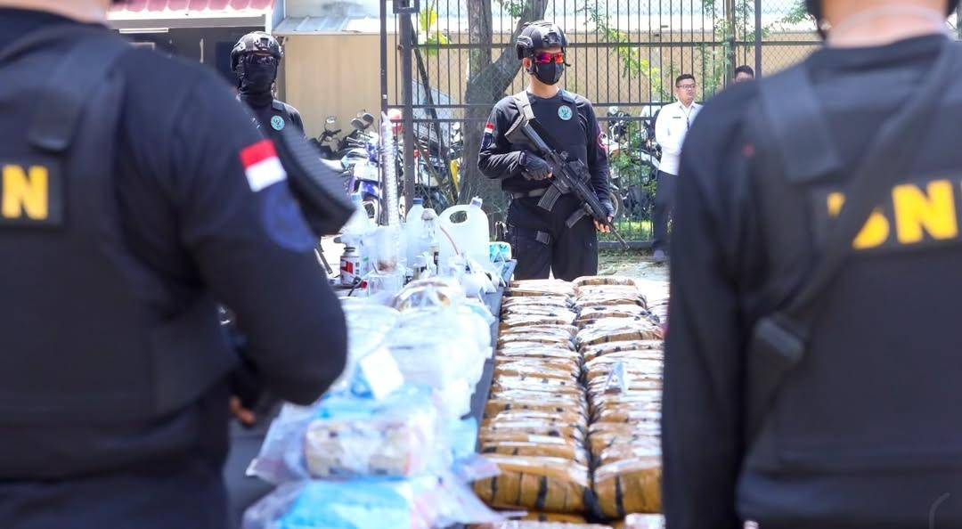 Barang bukti TPPU gembong narkoba asal Sumsel saat dirilis BNN. (Dok. BNN RI)