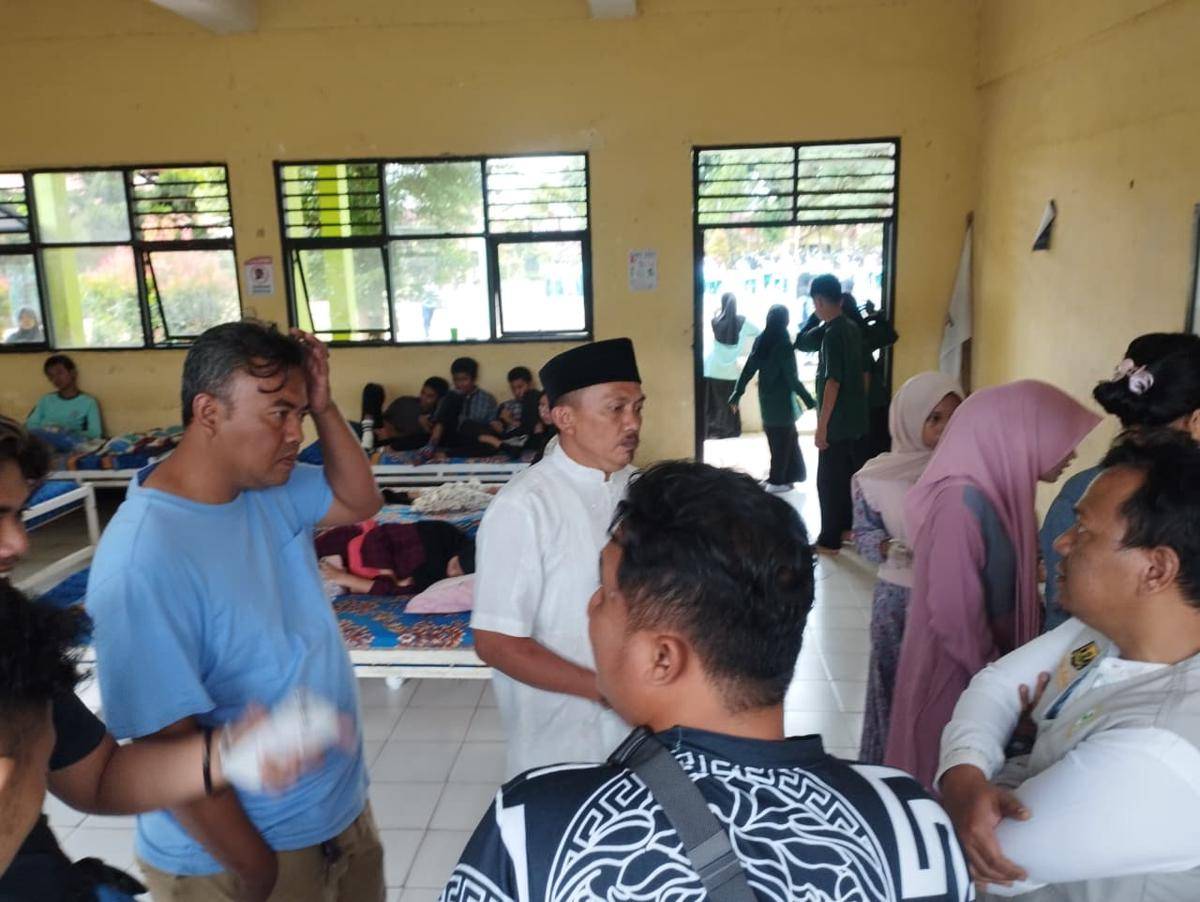 Siswa diduga keracunan makan bergizi gratis di Sukabumi (IDN Times/Istimewa)