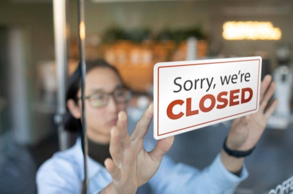 Menutup Toko (freepik.com/freepik) 